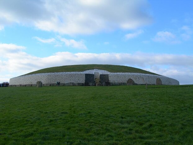 Visit Brú na Bóinne and the Newgrange Tombs