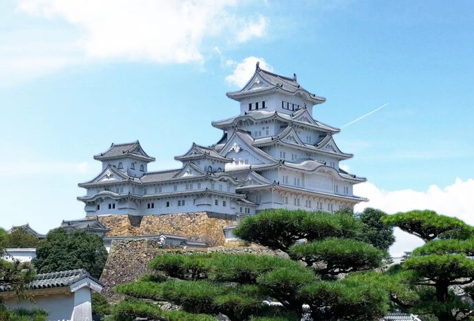 Day Trip to Himeji: Exploring Japan’s First Famous Castle and Tranquil Gardens （by public transport）