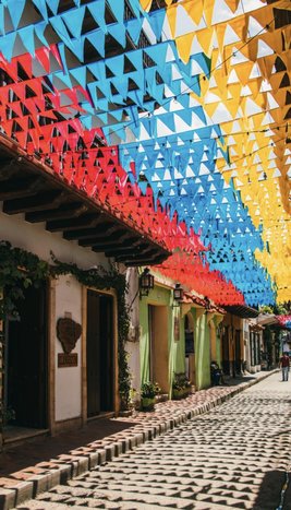 The Magical Getsemaní & Its Graffitis