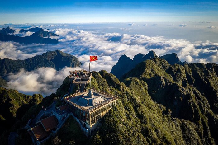 Sapa -  Mường Hoa Mountain Train - Fansipan Peak - Conquer the Roof of Indochina - Free afternoon 