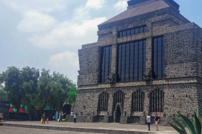 Casa Azul + Anahuacalli