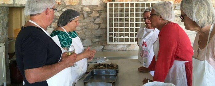 Cooking lessons at an idyllic hotel by the pool