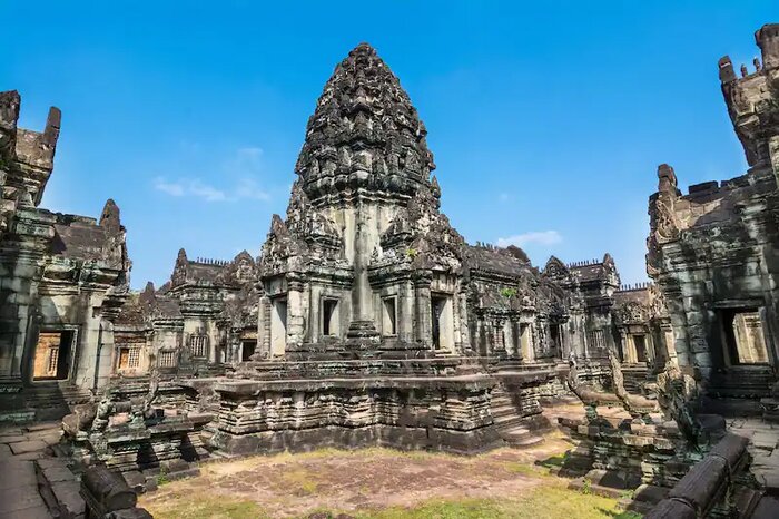 Full day Banteay Srei, the gem of Yajnavaraha