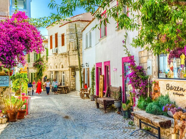Explore Urla: History and Gastronomy