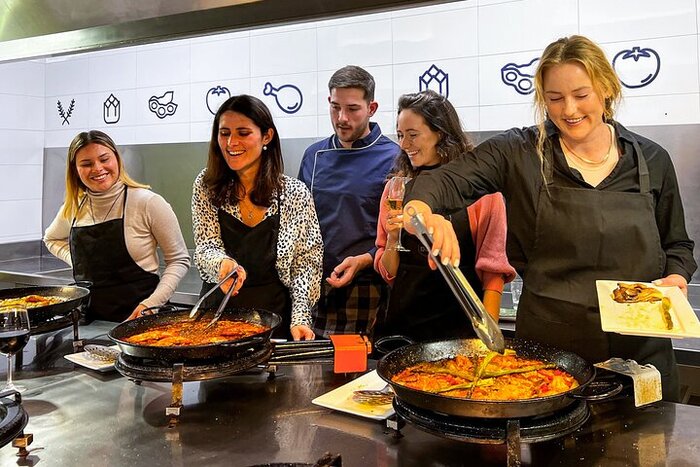 Your chef will offer helpful tips (photo courtesy of Sea Saffron)
