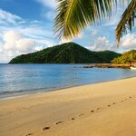 Island hop between the islands of the Yasawa Group