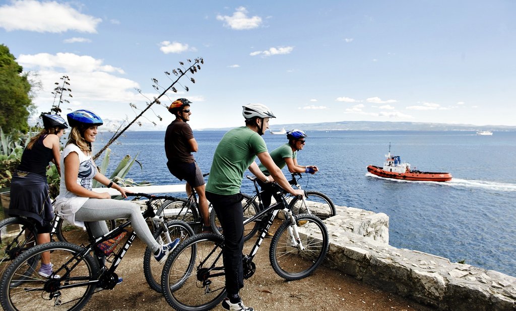 Countryside cycling tour