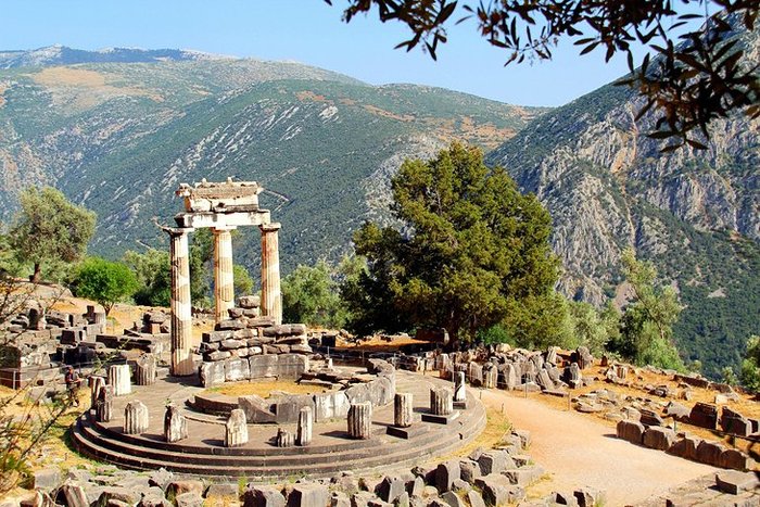 Delphi Full-Day tour