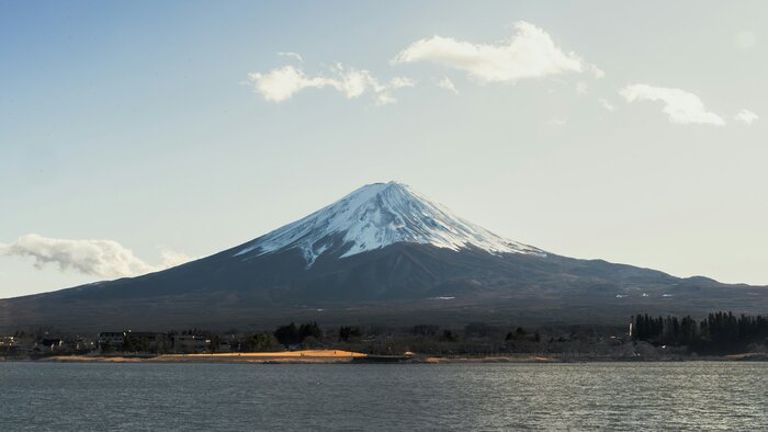 Day Trip from Tokyo to Mount Fuji with an English-Speaking Driver