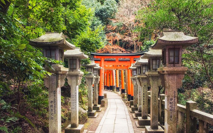 Combine iconic landmarks with off-the-beaten-path stops on this nine-day tour
