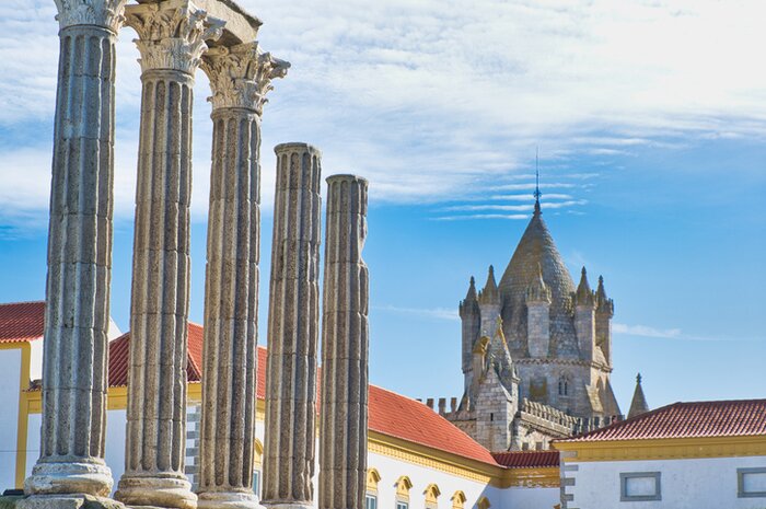 Walk in the footsteps of the Romans at Évora's Templo Romano