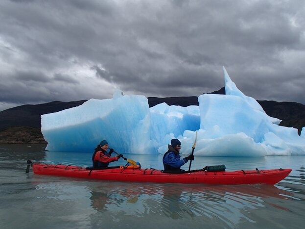 Kayak Lago & Rio Grey