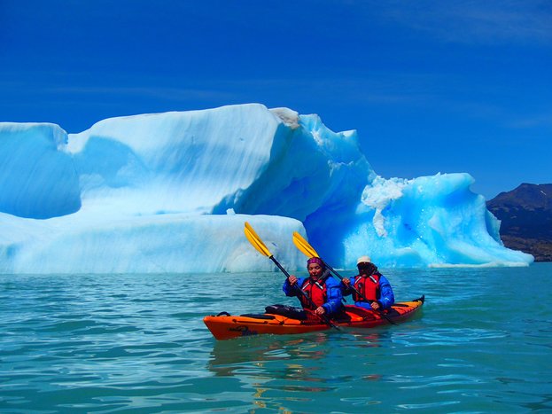 Kayak Experience Perito Moreno glacier