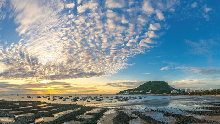 Sunrise over the Vung Tau coastline, Vietnam
