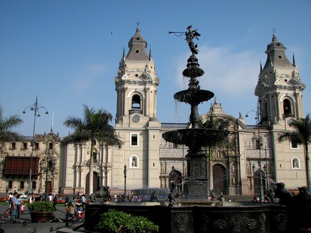 Lima: Colonial city tour & Larco Museum