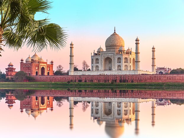 Sunrise over the Taj Mahal in Agra