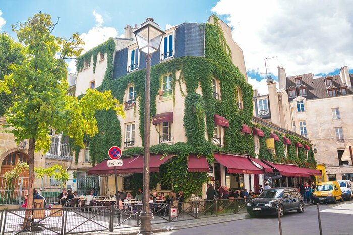 Life in the Marais During WWII Walking Tour