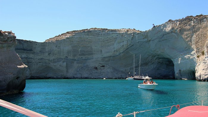 Luxe Morning cruise Milos