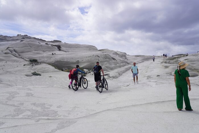 E-Bike Exploration of Milos Highlights and Beaches 