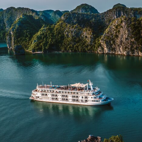 Explore Dark & Bright Cave - Disembarking Ambassador Cruise 