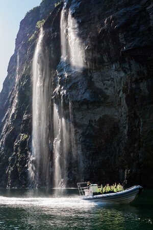 Geraingerfjord Safari by RIB