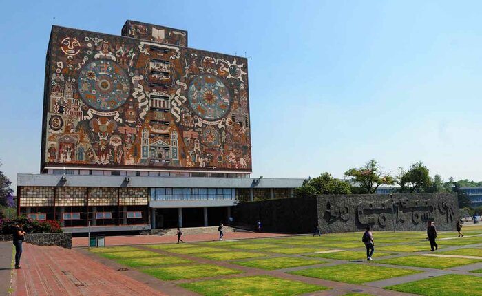The UNAM Campus VW Vintage Beetle  Tour 