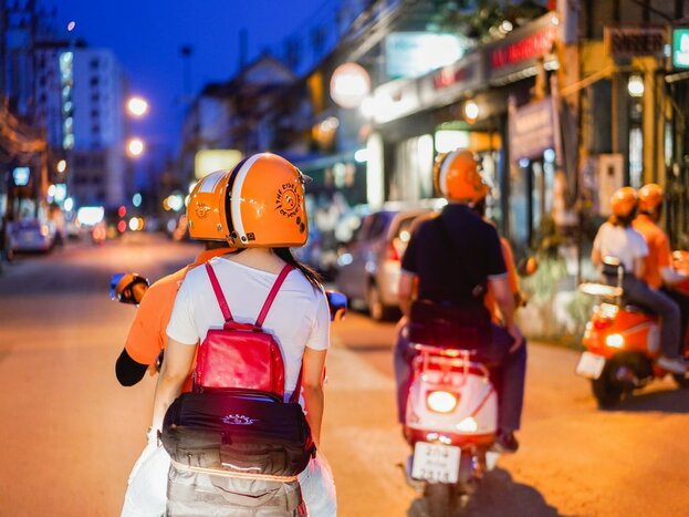 Enjoy Chiang Mai Nightlife with a Bike!