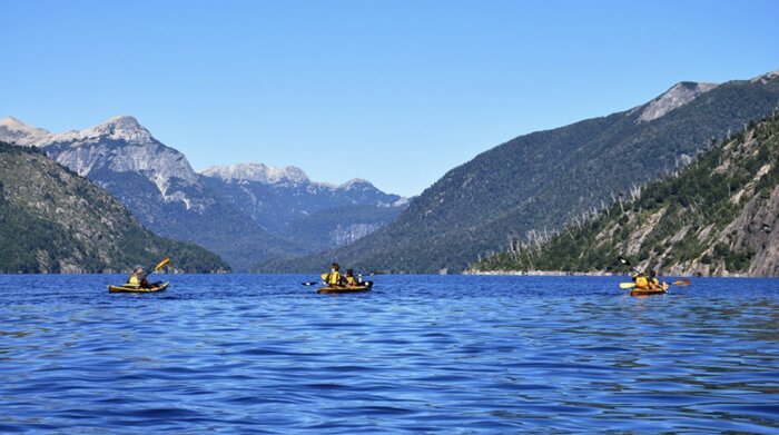 Kayak in Moreno lake