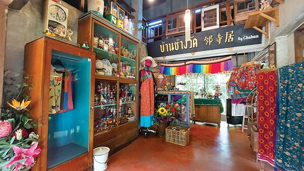 Chiang Dao Cave & Art Village Baan Kang Wat Visit