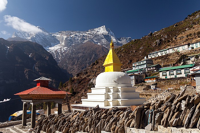 Trek from Phakding to Namche Bazaar (11,290 feet / 3,440 m)