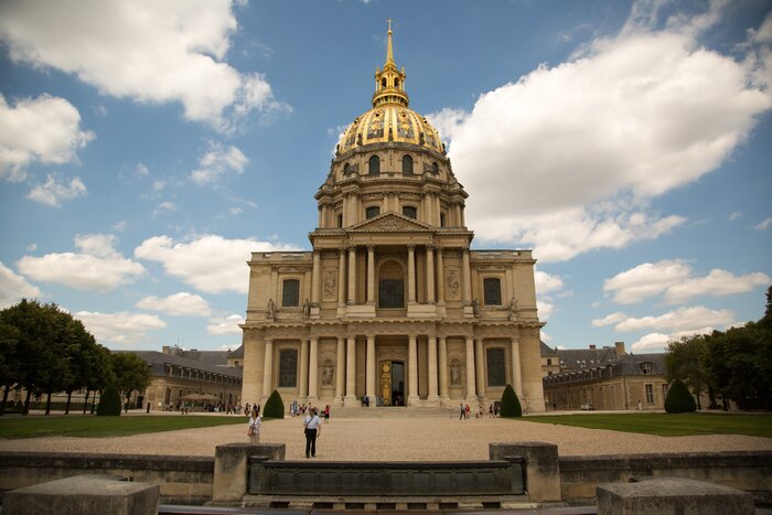 Immersive Sound and Light Show at the Invalides Dome