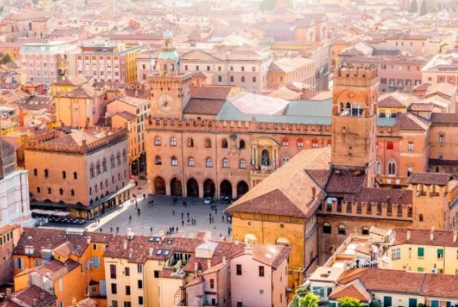Bologna Unveiled: Private Walking Tour of Culture, Cinema & Culinary Traditions
