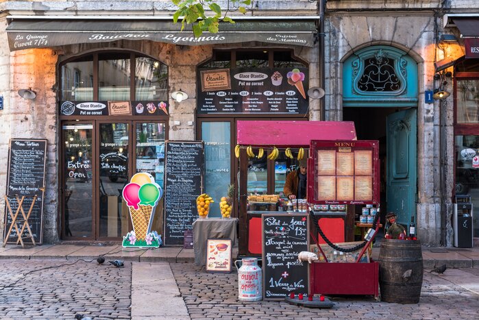 Immerse yourself in French gastronomy in Lyon, considered the country's culinary capital