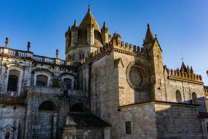 Guided Visit of the Ancient Roman City of Évora 