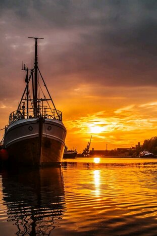 Sunset Sailboat trip on a real Fisher's Ship and Fish Grill Bar with dinner