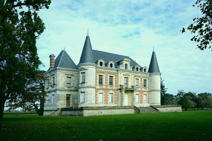 Beach and Wine full day tour from Bordeaux