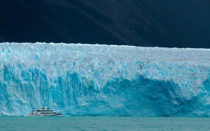 Gourmet Glacier Cruise to Perito Moreno & Spegazinni