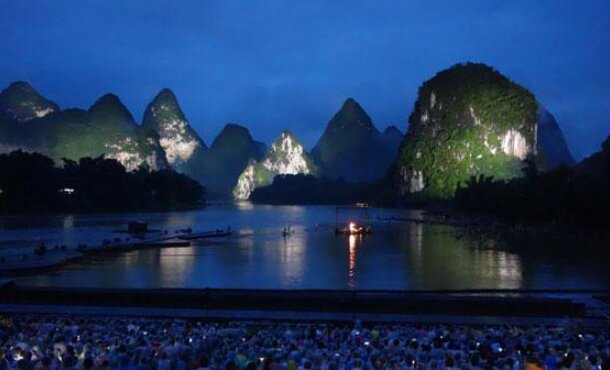 Enjoy the performance "Impression Liu Sanjie."