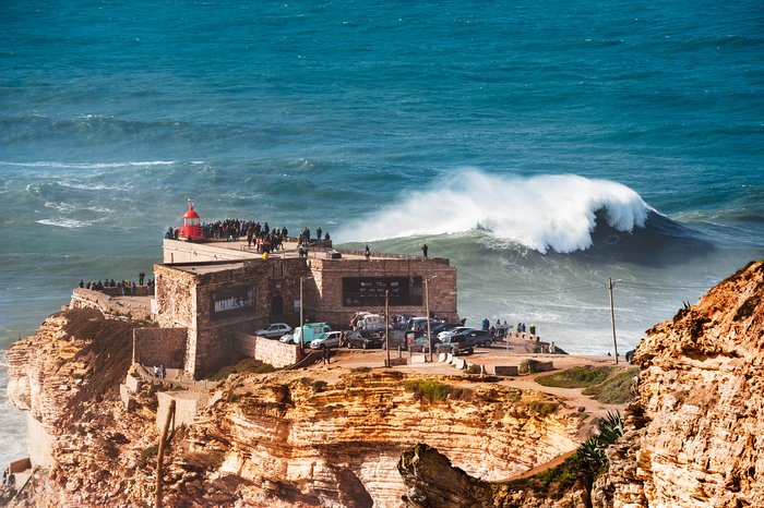 Private Transfer {{start_location}} to {{end_location}} via Nazaré & Aveiro