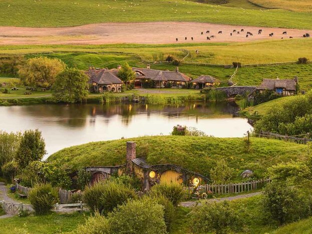 Hobbiton, Waitomo caves and Auckland 