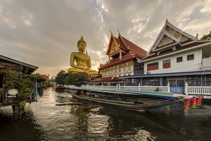 Boat through the canals and rivers of Bangkok
