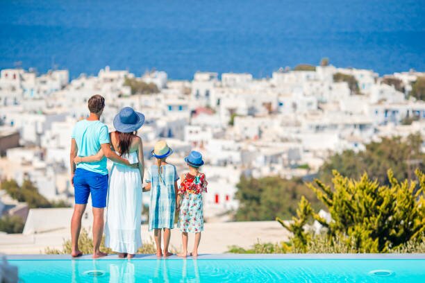 Your special family photoshoot in Santorini!
