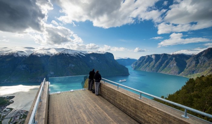 Tour to Borgund Stave Church & Stegastein Viewpoint