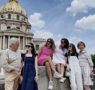 Paris by Metro: Landmarks & Locals