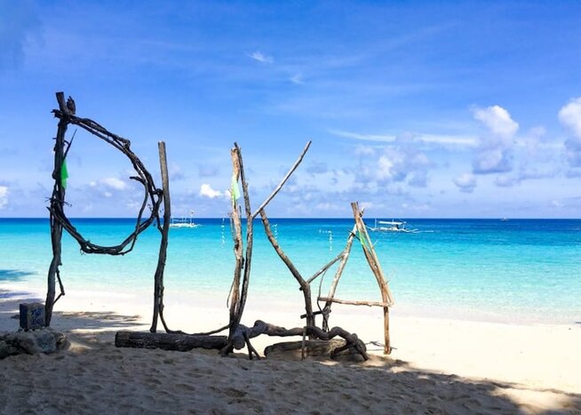 Boracay Island and Beach-Hopping Boat Tour with Snorkelling