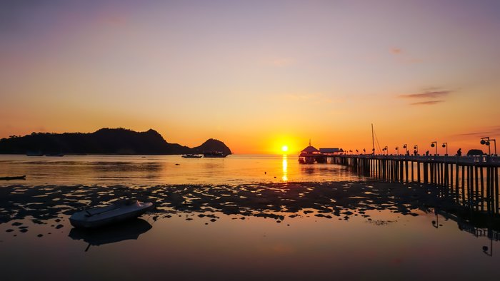 Liveaboard Cruise: Makassar reef, snorkeling in Gili Lawa