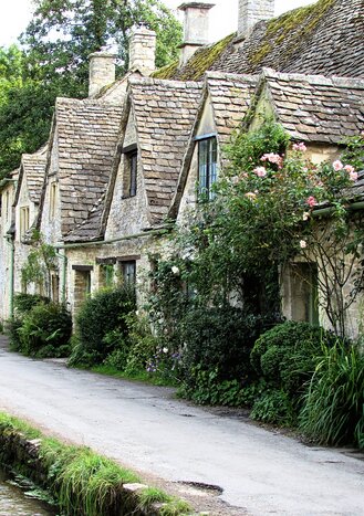 Day tour to the Cotswolds from Bath
