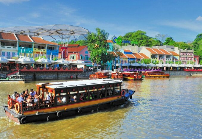 Singapore River Cruise with return transfers
