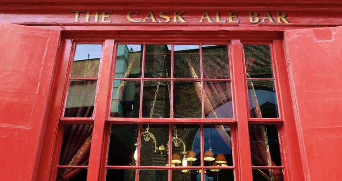 Historical Pub Walking Tour of London