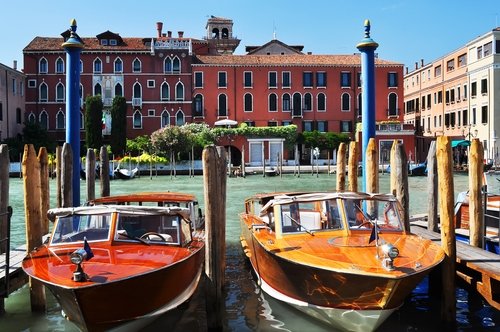 Private Transfer by watertaxi